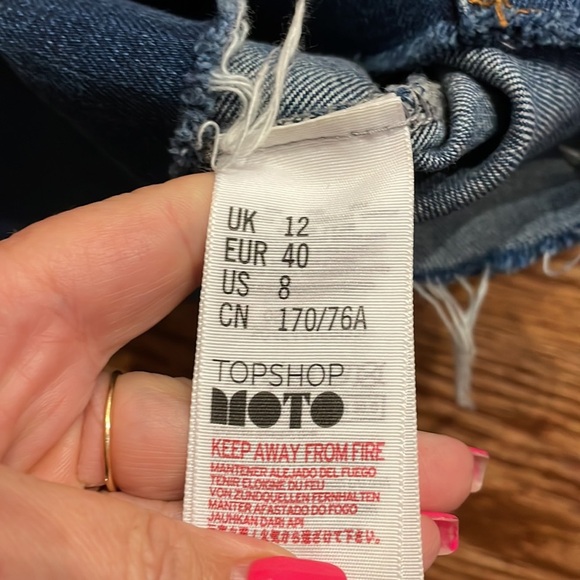 TOPSHOP MOTO denim mini skirt frayed hem 5 pockets zip front button closure 8 - Picture 11 of 12